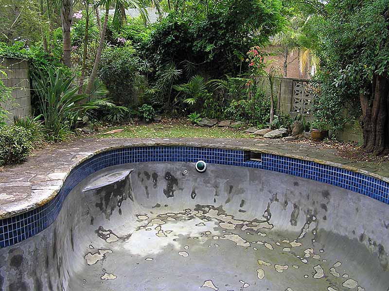 old rendered pool